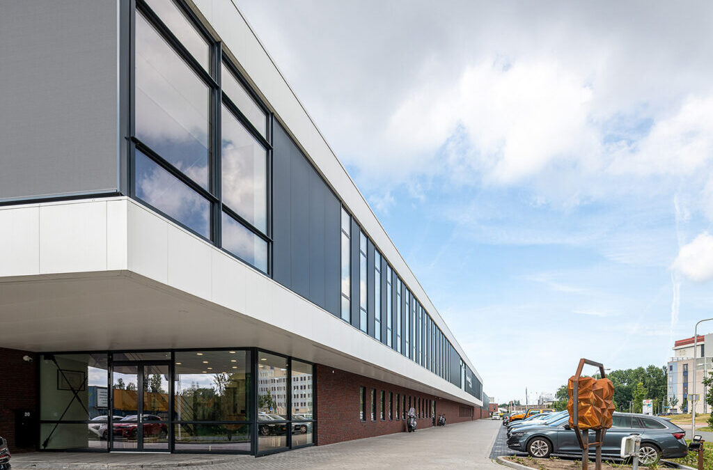 Artikel Bedrijfspand Microtechniek in Stedenbouw